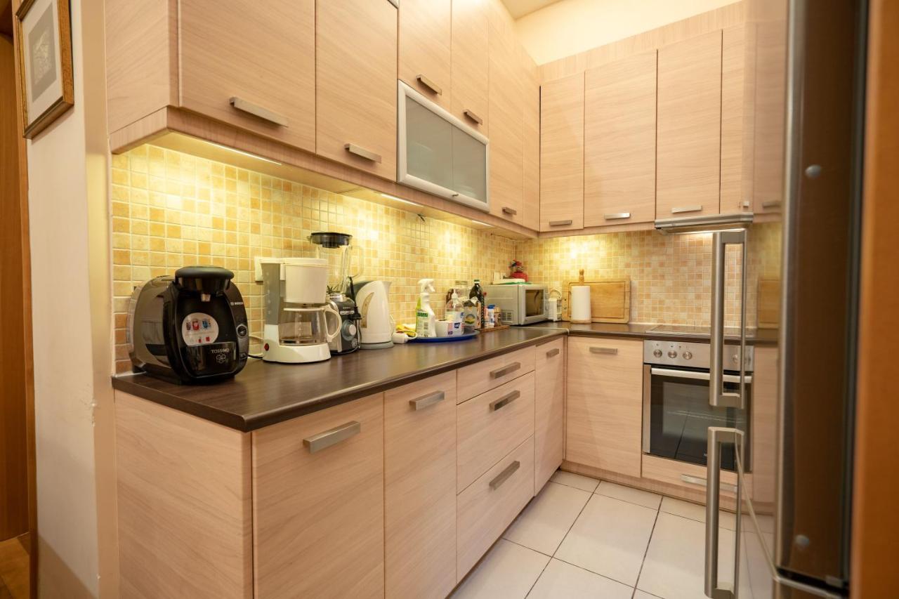 Acropolis Metro St.3 Bedrοοms 6 Persons Maisonette Athen Eksteriør bilde