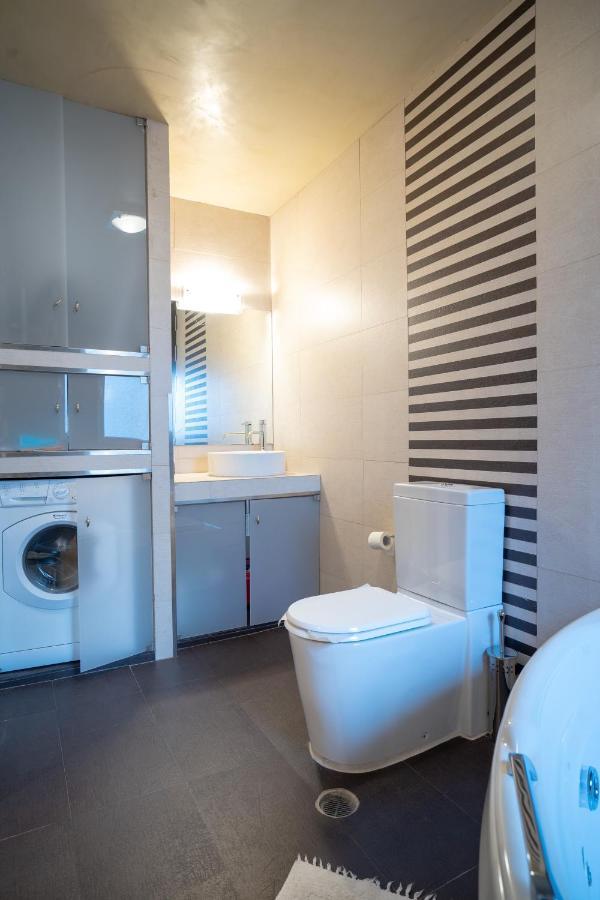 Acropolis Metro St.3 Bedrοοms 6 Persons Maisonette Athen Eksteriør bilde
