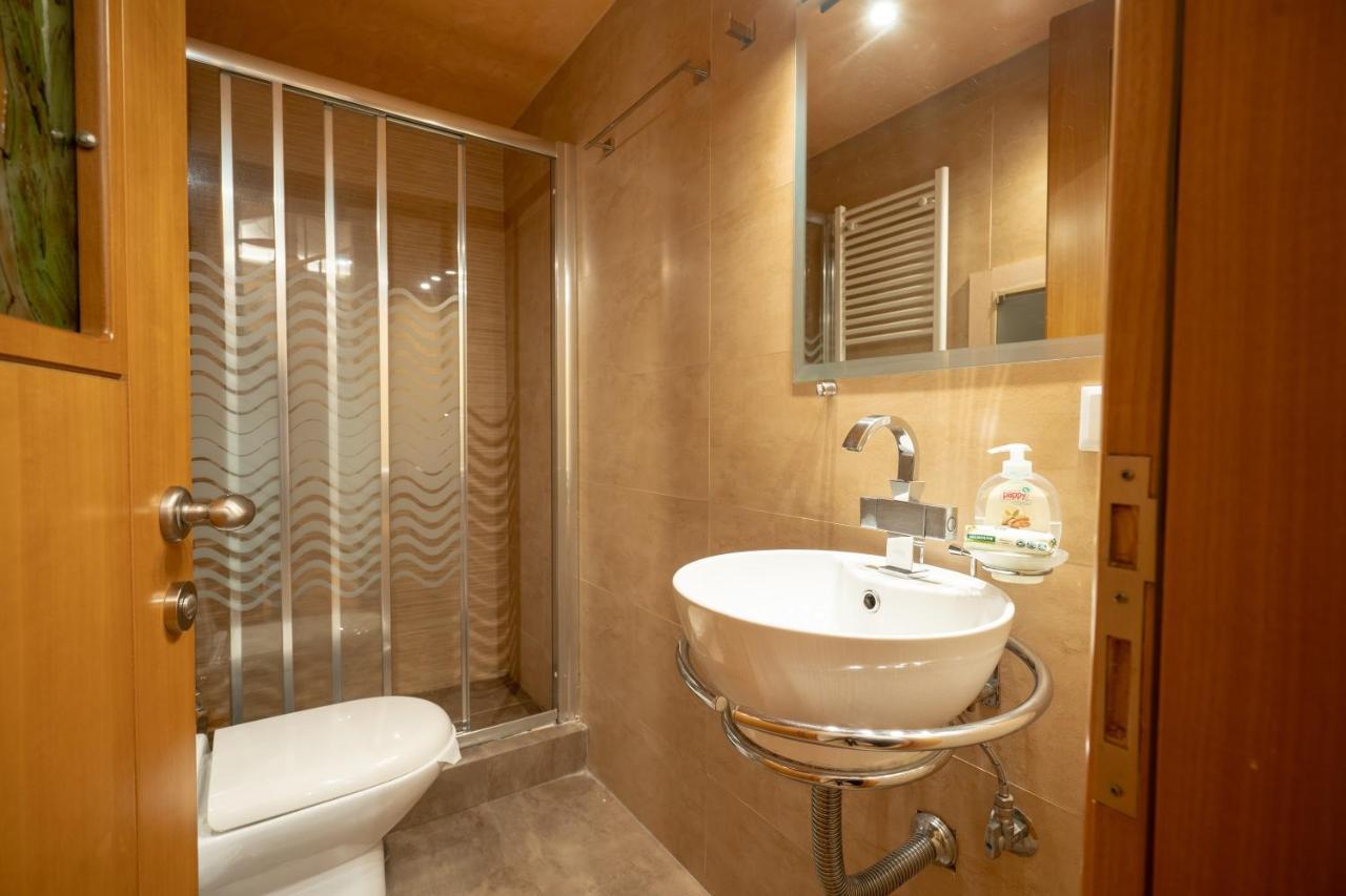 Acropolis Metro St.3 Bedrοοms 6 Persons Maisonette Athen Eksteriør bilde